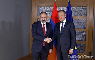 Rencontre entre Nikol Pashinyan et Donald Tusk à Bruxelles