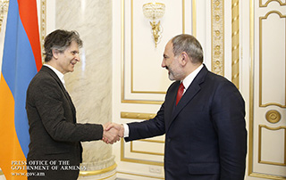 Премьер-министр принял американского бизнесмена армянского происхождения, мецената Джеймса Туфенкяна