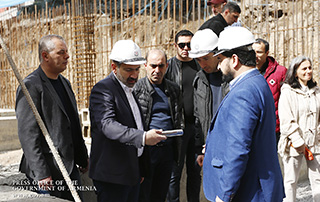 The new building of Hamazgayin Theater inaugurated: PM personally collected waste around the building before the groundbreaking ceremony