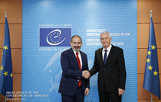 «Le Conseil de l'Europe  continuera à soutenir l'Arménie dans le développement de la démocratie» ;  Thorbjørn Jagland à Nikol Pashinyan