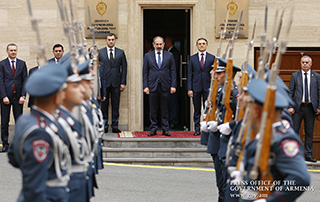 «Chaque jour, la Police devrait   aspirer à la perfection»;   Nikol Pashinyan était présent à la séance solennelle consacrée au 101e anniversaire de la Journée de la Police