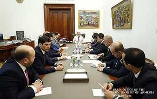 Le Premier ministre a tenu une réunion  avec la participation des gouverneurs