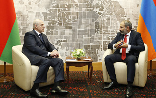Rencontre entre Nikol Pashinyan et Alexandre Loukachenko 