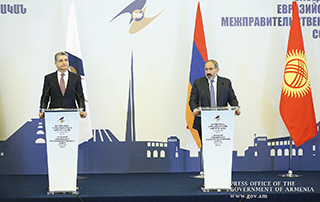 Nikol Pashinyan et Tigran Sarkissian ont tenu une conférence de presse commune à l'issue de la séance du Conseil intergouvernemental de l'Union Économique Eurasiatique