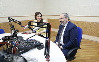 “I hope the Public Radio will live up to the task in the new situation” – PM Visits Armenian Public Radio Headquarters on World Radio Day