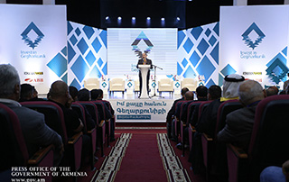 “The monopolistic and corrupt mindset has been eradicated in Armenia, and ensuring equal conditions for all economic players is a priority for us” – PM attends business forum in Gegharkunik Marz