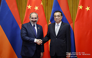 La visite du Premier ministre en Chine se poursuit; Nikol Pashinyan et Li Keqiang  ont discuté des perspectives de développement des liens économiques bilatéraux