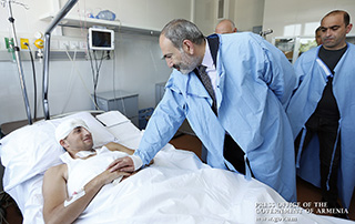 Prime Minister visits Central Military Hospital of the Ministry of Defense