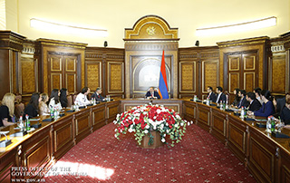 PM hosts Harvard Kennedy School students