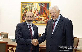 Le Premier ministre Nikol Pashinyan a reçu Andrzej Kasprzyk