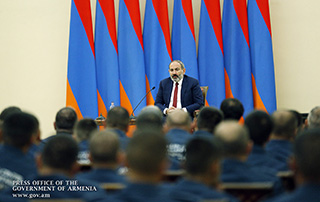 PM hosts first group of Armenian specialist who carried out humanitarian mission in Syria