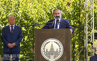 « La connaissance est la seule clé pour résoudre les problèmes existants  en Arménie »;  Nikol Pashinyan était présent à la cérémonie de remise des diplômes aux premiers diplômés de la filiale d’Erevan  de l'Université d'État  de Moscou 
