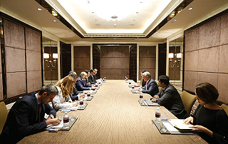Armenian PM, Singapore Temasek Holdings Foundation representatives discuss cooperation prospects in technology sector