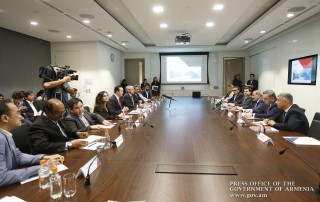 “Armenia takes interest in Singapore’s development record and experience, which can be useful in the process of our reforms” - PM meets with Singapore business community representatives

