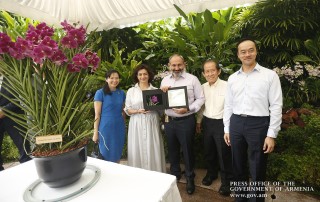 Никол Пашинян и Анна Акопян посетили Ботанический сад Сингапура, приняли участие в церемонии присвоения имени новому виду орхидеи