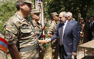 Le Premier ministre arménien a assisté à des manifestations consacrées à la Journée du Généralissime à Khndzoresk