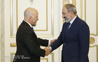 Премьер-министр провел прощальную встречу с послом Аргентины в Армении