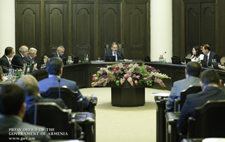 Կառավարությունը պայմանագրային զինծառայողների բնակարանային խնդիրների լուծման համար  սահմանել է մատչելի և արտոնյալ պայմաններով երկարաժամկետ հիպոթեկային վարկավորման կարգը և պայմանները