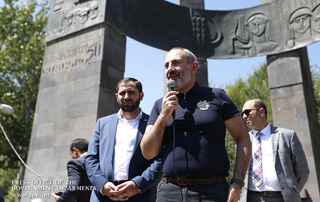Nikol Pashinyan a rencontré les habitants de Djermouk