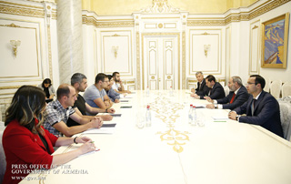 Le Premier ministre a  discuté des questions concernant  la situation autour du projet de mine  d'Amoulsar avec des habitants de Djermouk