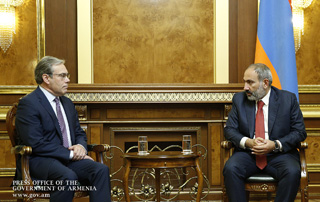 Nikol Pashinyan a reçu le  président par intérim  de la société « Lydian International» Edward Sellers
