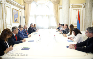 Премьер-министр принял делегацию во главе с вице-председателем парламентской группы дружбы Франция-Армения, председателем Круга дружбы “Арцах-Франция”