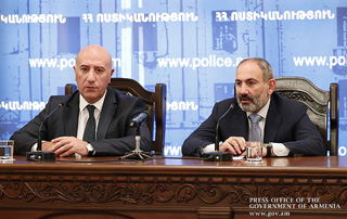 Nikol Pashinyan: « Eduard Martirossian et Arman Sarkissian disposent de toutes les possibilités législatives pour exercer les pouvoirs de directeur  du Service de la sécurité nationale et de chef de Police »