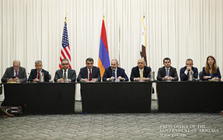 Le Premier ministre a rencontré  les leaders  d'organismes communautaires arméniens de Californie à Los Angeles
