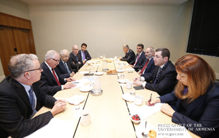 Nikol Pashinyan  a rencontré un groupe d'experts en relations internationales à New York
