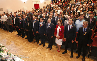 Эчмиадзин 	является центром ряда переломных изменений в жизни армянского народа: премьер-министр принял участие в праздничных мероприятиях по случаю Дня основания Эчмиадзина