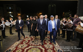 Nikol Pashinyan, Anna Hakobyan attend WCIT 2019 gala reception