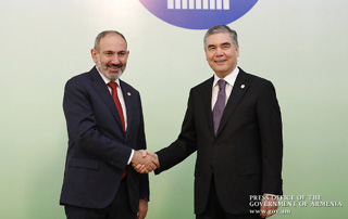 PM Nikol Pashinyan meets with Turkmenistan President Gurbanguly Berdimuhamedow