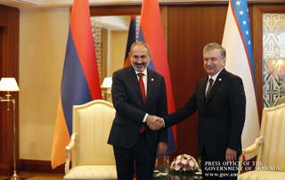 Armenian Prime Minister meets with Uzbekistan President in Ashgabat