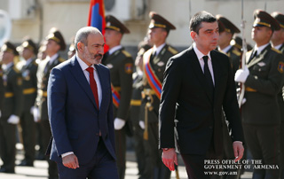 Հայաստանը և Վրաստանը շահագրգռված են կառուցել ռազմավարական զարգացման տեսլական. Երևանում կայացել է Նիկոլ Փաշինյանի և Գեորգի Գախարիայի հանդիպումը