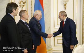 Премьер-министр принял сопредседателей Минской группы ОБСЕ