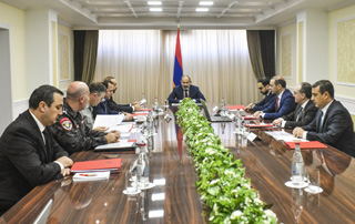 Под председательством премьер-министра проходит заседание Совета безопасности