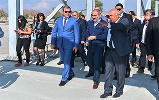 Le Premier ministre a pris connaissance des travaux de construction du Centre de services économiques étrangers, y compris du bureau de douane à Gyumri
