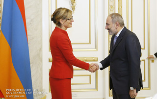 Le Premier ministre a discuté des questions liées au développement de la coopération bilatérale avec la  Vice-Première ministre de Bulgarie  