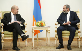 Nikol Pashinyan, Jean-Yves Le Drian discuss Armenian-French relationship agenda