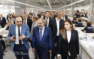 Премьер-министр присутствовал на открытии новых фабрик по пошиву одежды в Ереване