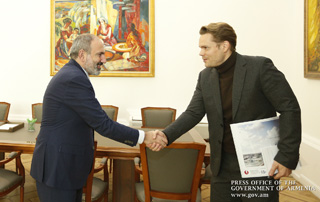 Премьер-министр обсудил с Николя Азнавуром процесс создания в Ереване центра “Азнавур”