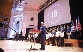 «Dans notre pays, c’est l’esprit qui a triomphé et sa victoire est irréversible»; Le Premier ministre a  assisté aux célébrations du 15e anniversaire de Synopsys Armenia  et a récompensé les meilleurs élèves et étudiants de 2019 dans le domaine des technologies de l'information  