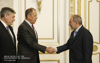 PM welcomes Russian FM: bilateral relations discussed
