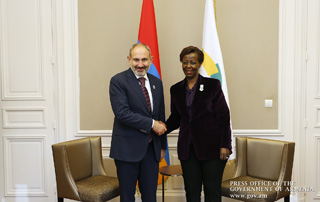 Премьер-министр провел встречу с генеральным секретарем МОФ Луиз Мушикивабо