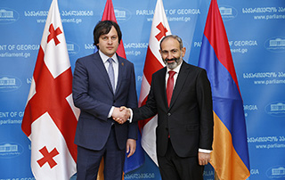 Nikol Pashinyan meets with Irakli Kobakhidze in Tbilisi