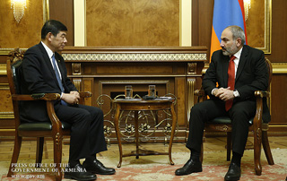 Премьер-министр и генеральный секретарь Всемирной таможенной организации обсудили вопросы развития сотрудничества