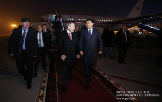 Премьер-министр с рабочим визитом прибыл в Кыргызскую Республику