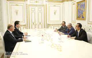 Премьер-министр обсудил с представителями компании “Амбер Капитал” вопросы развития сотрудничества
