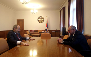 Nikol Pashinyan, Bako Sahakyan meet in Stepanakert