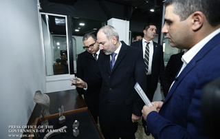 Le Premier ministre a été présent à l’inauguration  d'une nouvelle usine de traitement du diamant
